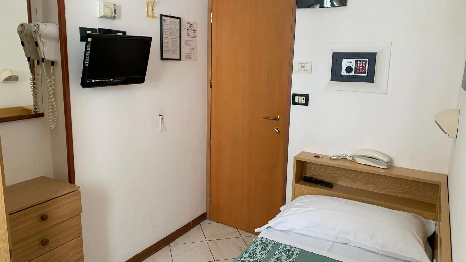 Hotel Tre Grazie Rimini 3*,  Italien
